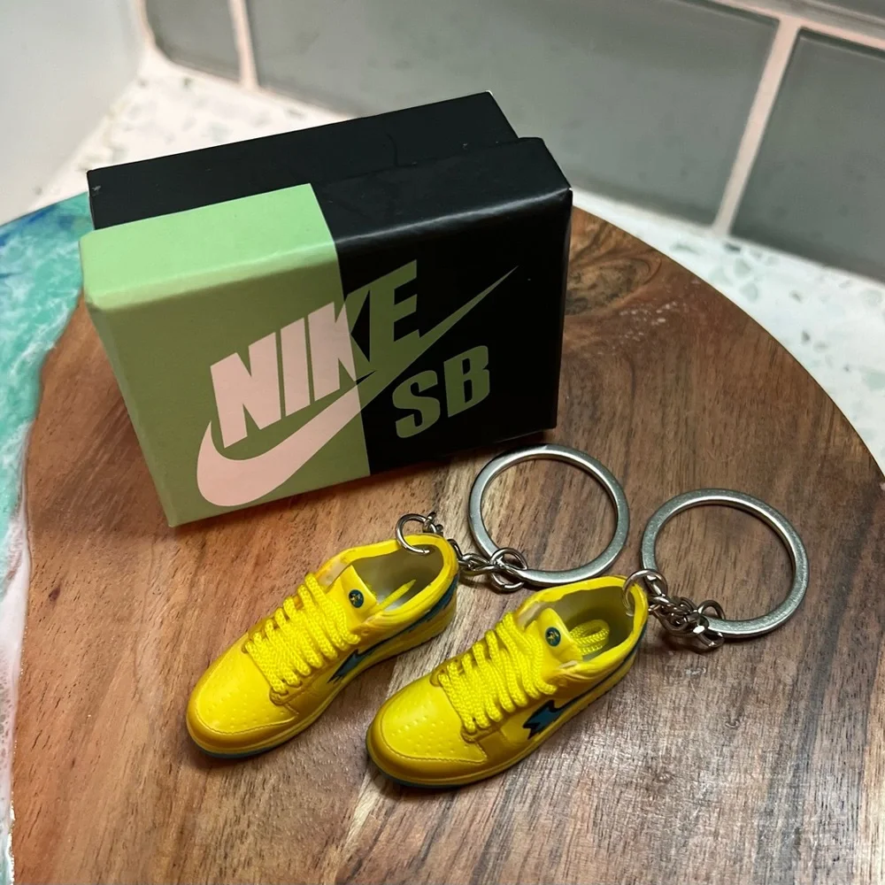 NIKE Grateful Dead Dunks 3D Keychains one pair - Picture 5 of 8